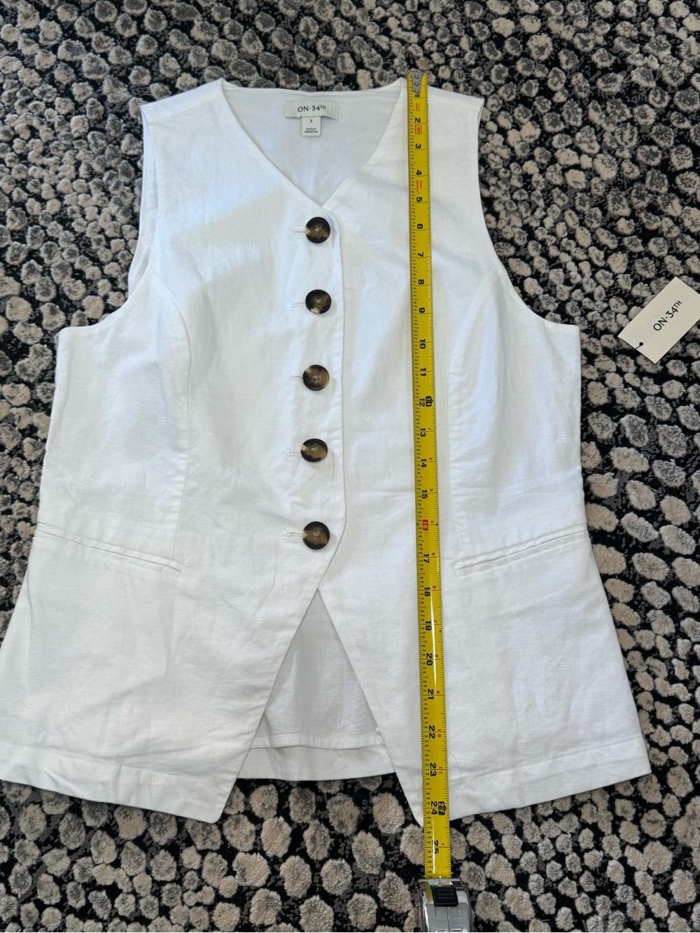 🥥⚪️ ON 34th Linen-Blend Longline Vest Top Button Down in Bright White ⚪️🥥 - Picture 10 of 10